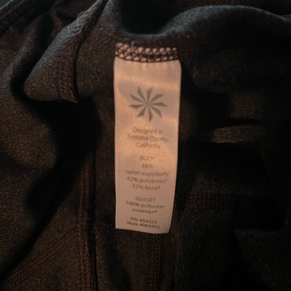 Athleta Gusset Cool Max Leggings Crop Size M - Picture 6 of 6